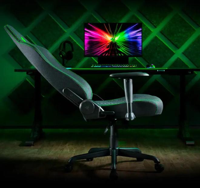 游戏本！CES 2025雷蛇电竞新品一瞥pg电子试玩平台灯厂推出RTX5090(图2)