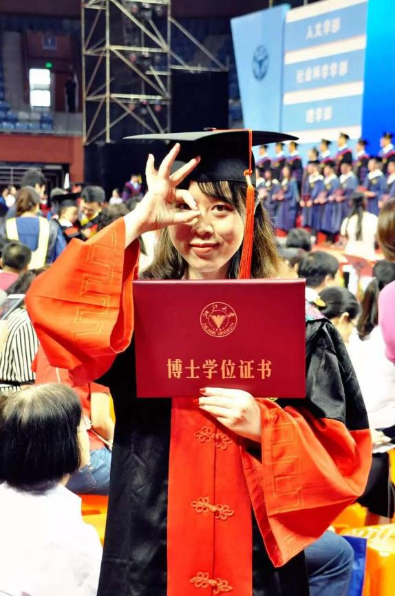 ——记杭州飞秒秒眼科医院创始人周皎洁博士pg电子模拟器免费版逐光而行守护清晰视界(图2)