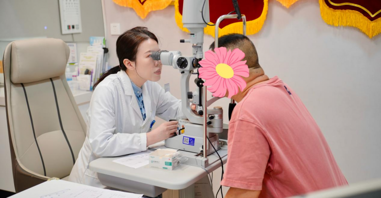 ——记杭州飞秒秒眼科医院创始人周皎洁博士pg电子模拟器免费版逐光而行守护清晰视界(图3)